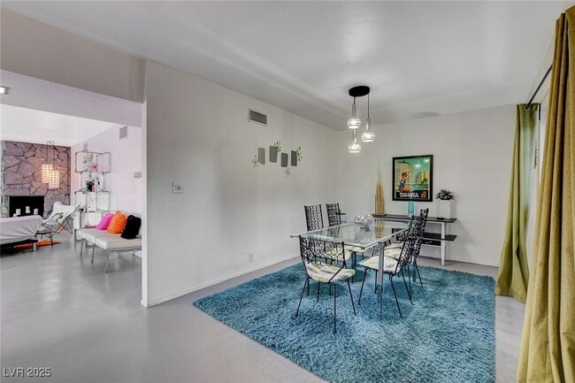 Building Photo - 1558 Aztec Way