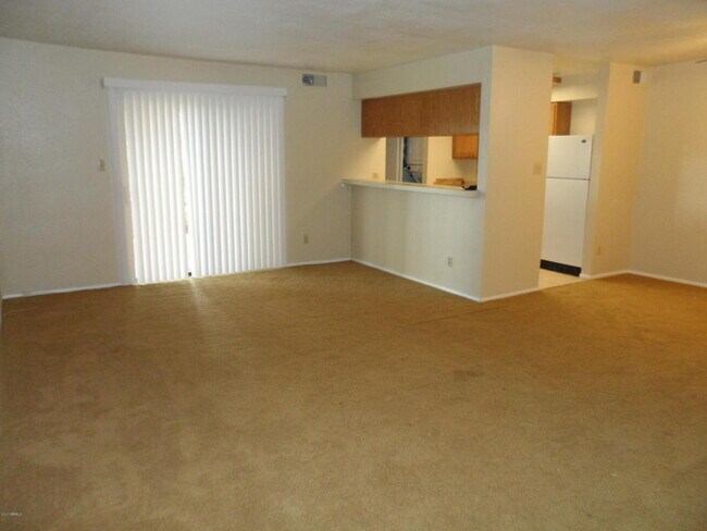 Building Photo - Great Townhome in Scottsdale - 2 Bed 1.75 Bath Unfurnished!