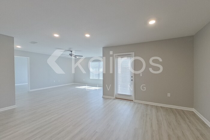 Building Photo - 4651 Malay Cir