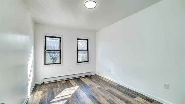 Building Photo - 2637 Arctic Ave