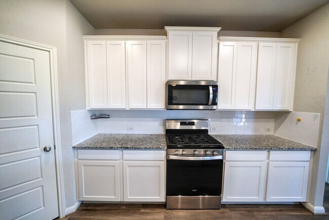 Building Photo - Gorgeous 4-Bedroom Home in Westpointe East...
