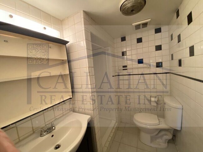 Building Photo - Midtown 1 Bedroom Condo