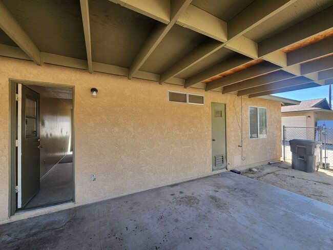 Building Photo - 74016 Maricopa Dr