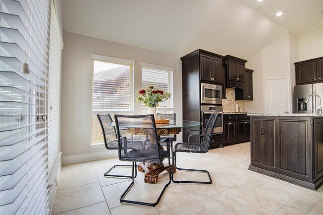 Building Photo - 3034 Hickory Springs Ln