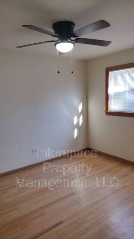 Building Photo - 10126 S Pulaski Rd