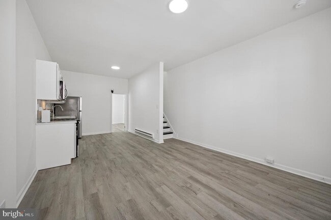 Building Photo - 1216 W Firth St