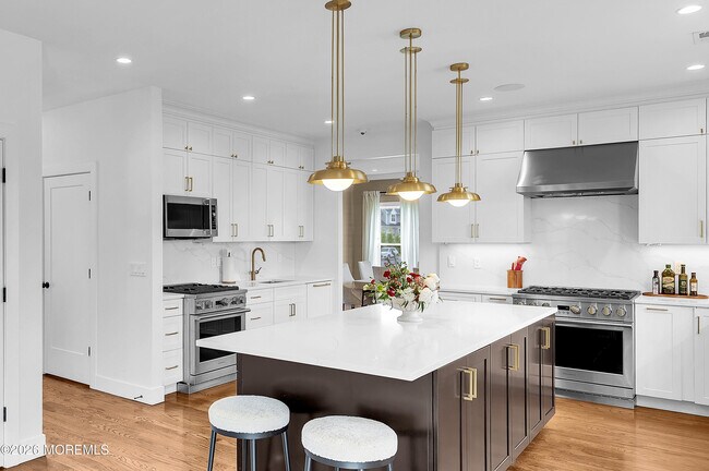 Building Photo - 1675 St Regis Ct