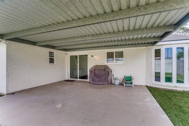 Building Photo - 514 Packer Ct