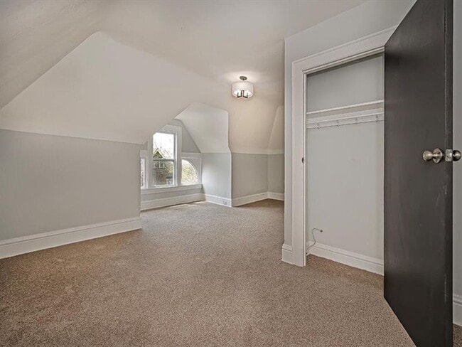 Building Photo - Stately Luxury Living in Schenley Heights ...