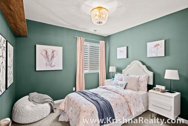 Building Photo - Beautiful 4 BD* 2.5 BA* Single Family Home...