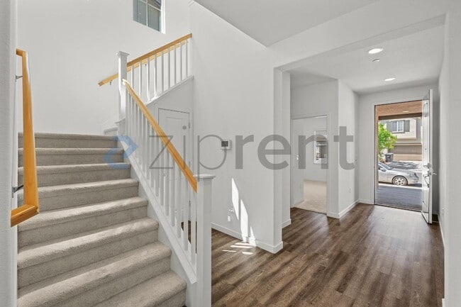 Building Photo - 136 Willowrun Wy