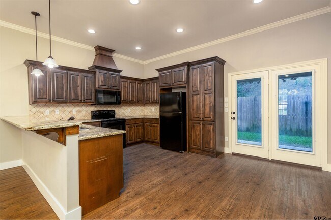 Building Photo - 5106 Shiloh Ridge Dr