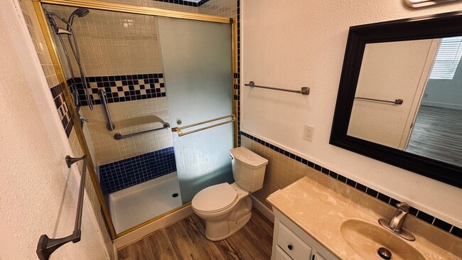 Building Photo - 510 Fortuna Dr