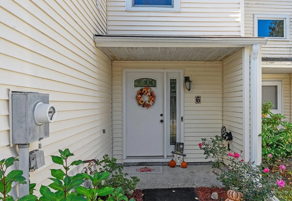 Building Photo - 6 Heartwood Ct