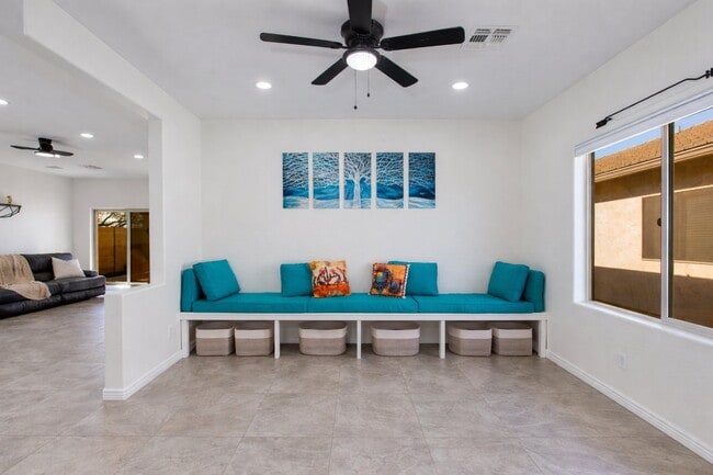 Building Photo - 8242 S Hidden Trail Ct