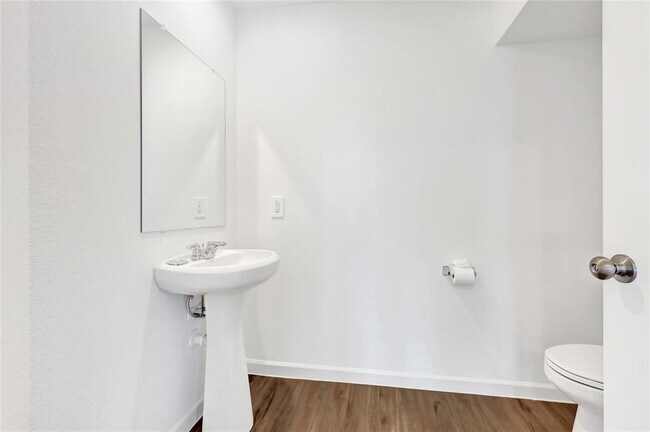 Building Photo - 227 River Grv Ct