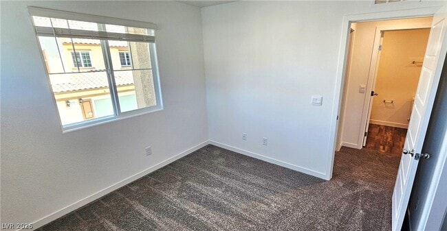 Building Photo - 915 Violet Heron St