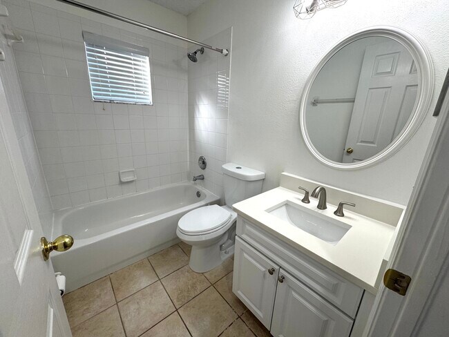 Building Photo - 7237 Bellingham Oaks Blvd