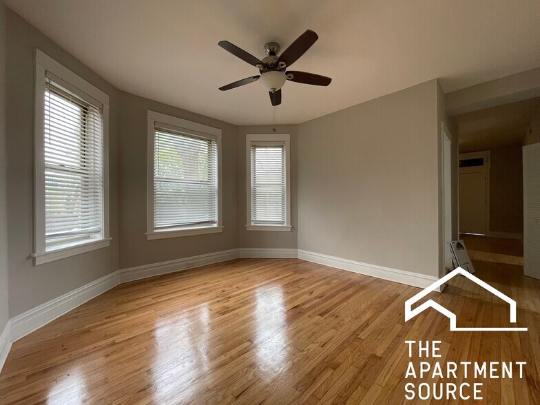 Building Photo - 2515 N Kilbourn Ave