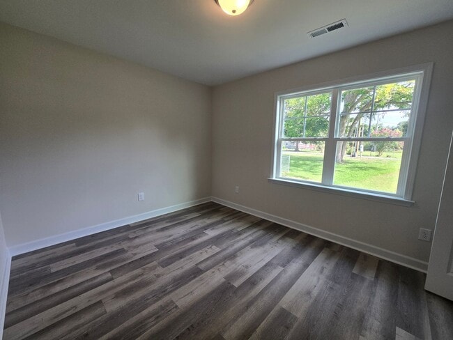 Building Photo - Brand new unfurnished 2 bedroom, 1 bath du...