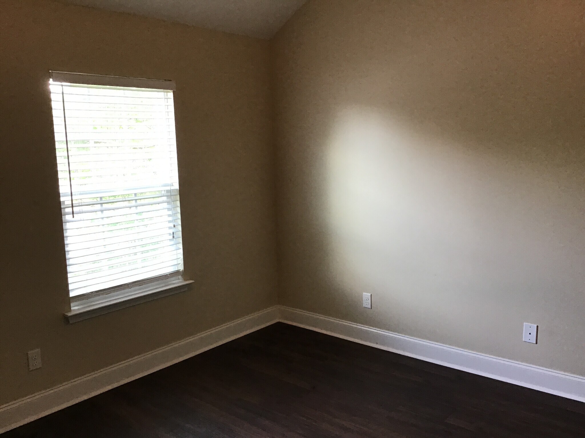 Building Photo - 130 Crossing Cir