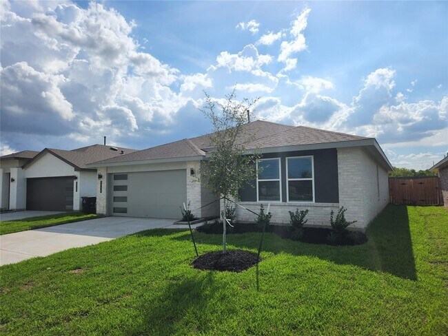 Building Photo - 7738 Robert Ln