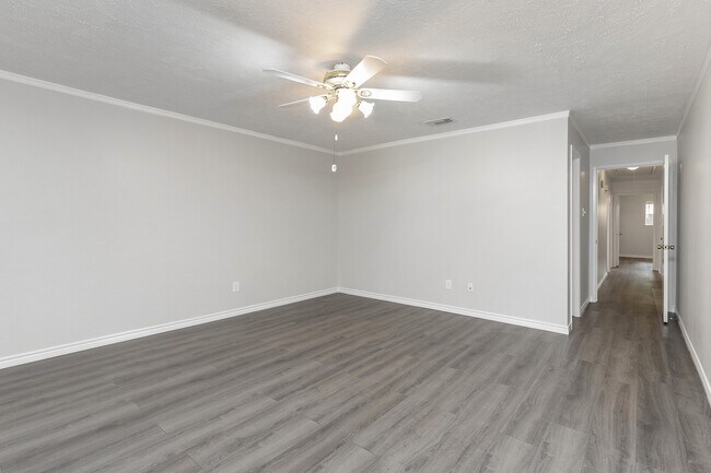 Building Photo - 4011 Flint Creek Dr