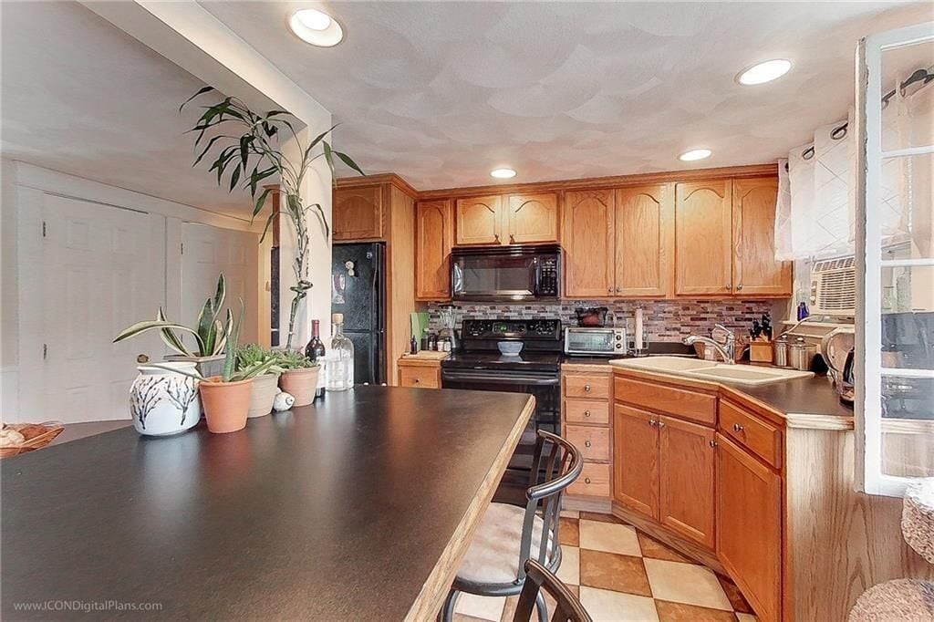 Building Photo - 36 Church St