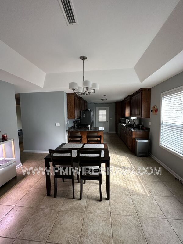 Building Photo - 214 Winterberry Way
