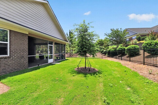 Building Photo - Ranch Home in Mint Hill, NC