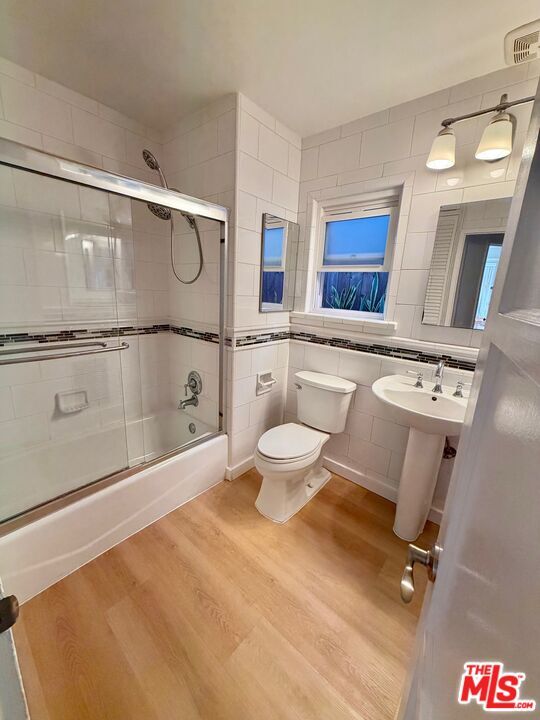 Building Photo - 653 Ramona Ave