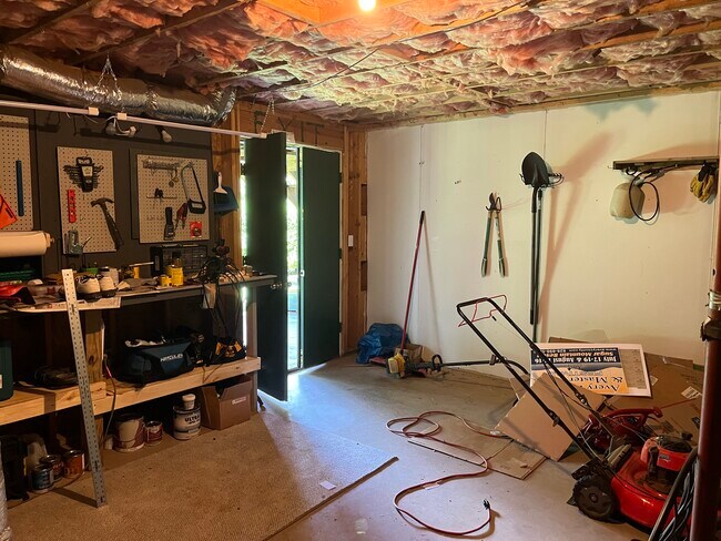 Building Photo - 276 Isle Of Pines Rd