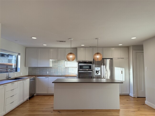 Building Photo - 4116 McDuffie St