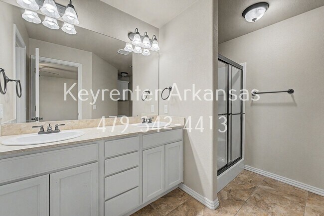 Building Photo - 592 N Longfellow Ln