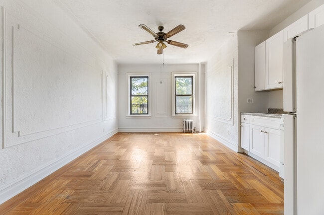 Building Photo - 555 Ovington Ave