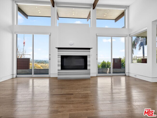 Building Photo - 770 Paseo Miramar