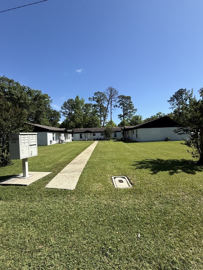 Building Photo - 18272 Sidney Ave