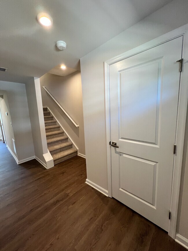 Building Photo - 7132 Capstan Ter