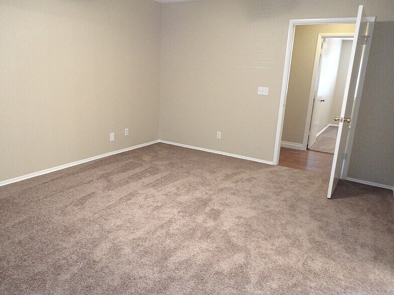 Building Photo - 1474 Lodgepole Dr