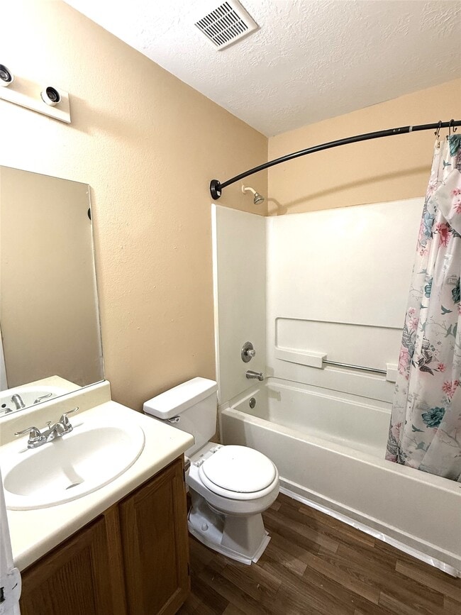 Building Photo - 9023 Kalewood Dr