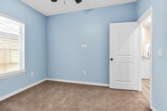 Building Photo - 286 Westchase St