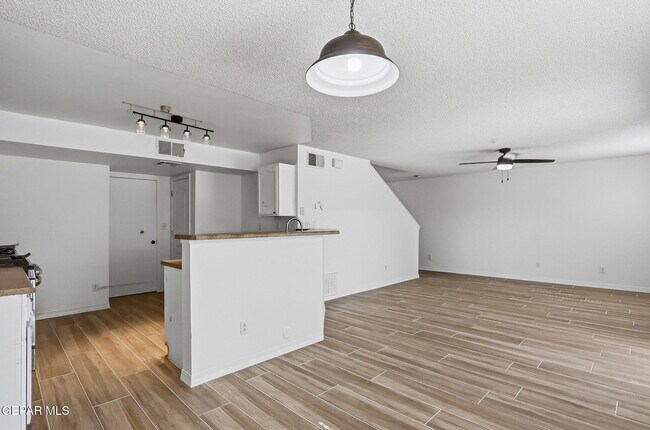 Building Photo - 11961 Mesquite Miel Dr