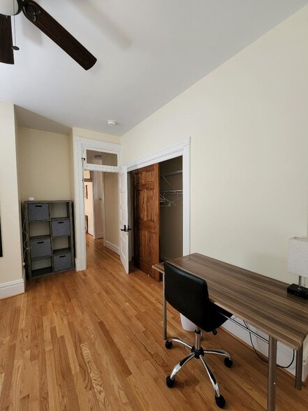 Building Photo - 6115 Pershing Ave