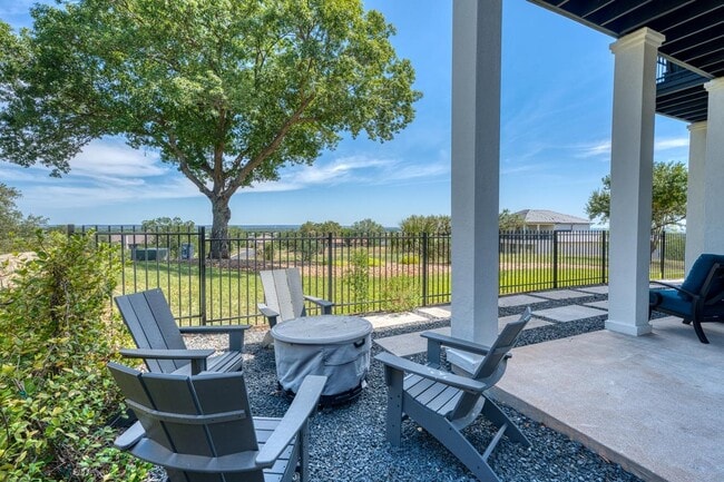 Building Photo - 3305 Close Call