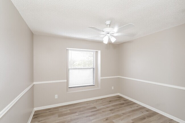 Building Photo - 5118 Stonehurst Rd