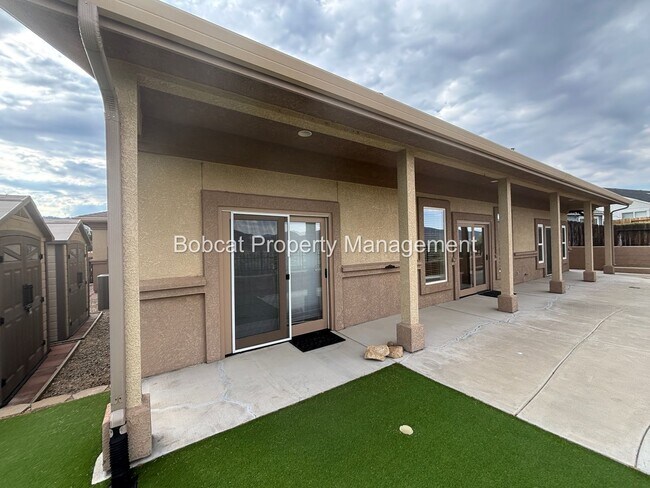 Building Photo - Golf Course Living with Mountain Views & Detached Casita