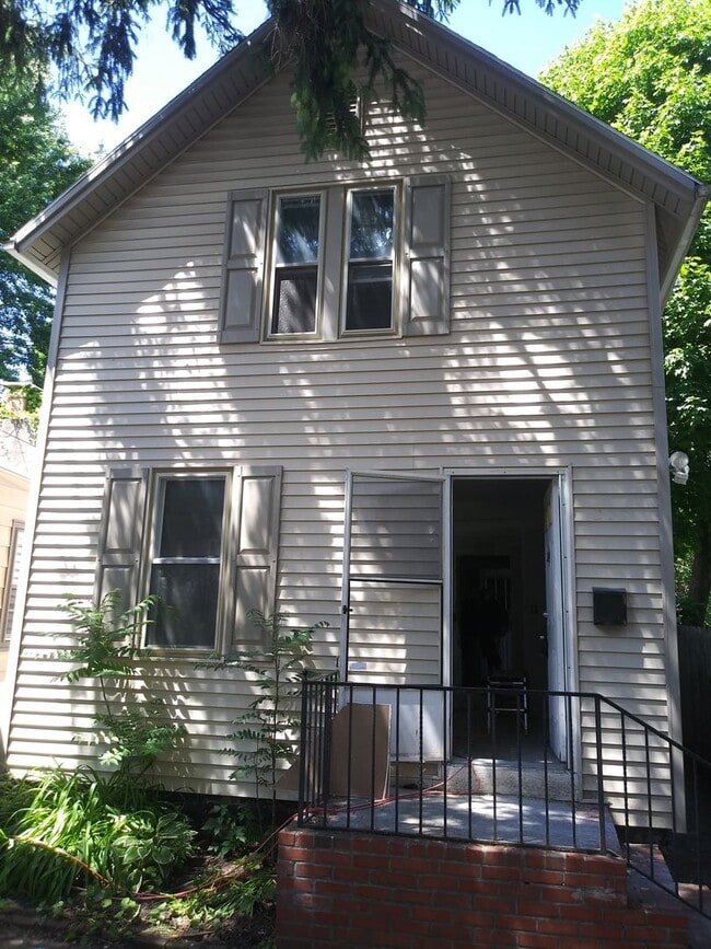 Primary Photo - 236-238 CYPRESS ST