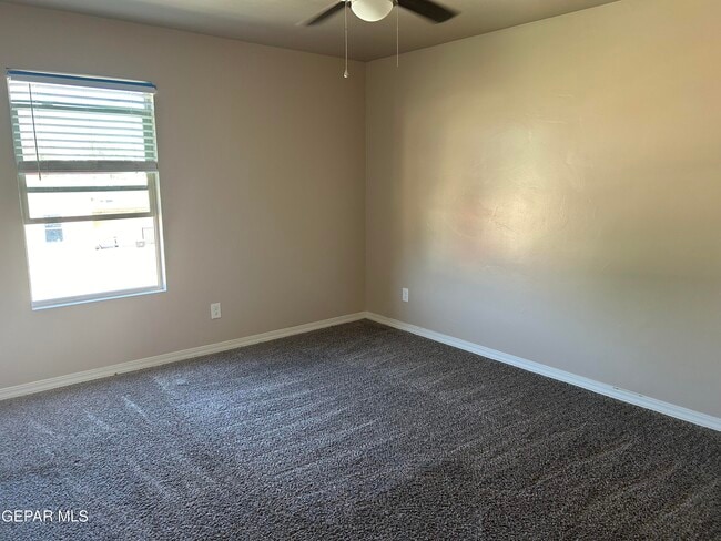 Building Photo - 5717 Manila Dr