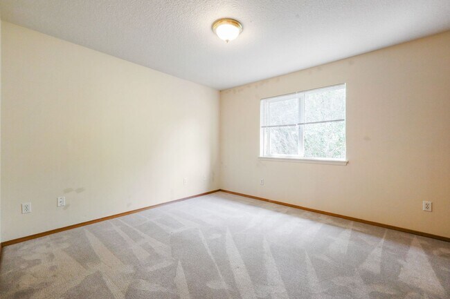 Building Photo - 2829 SE 90th Pl