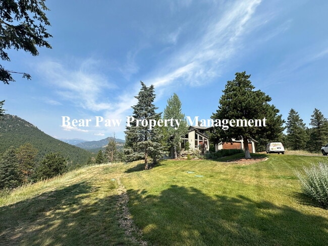 Building Photo - Mountain Retreat!!